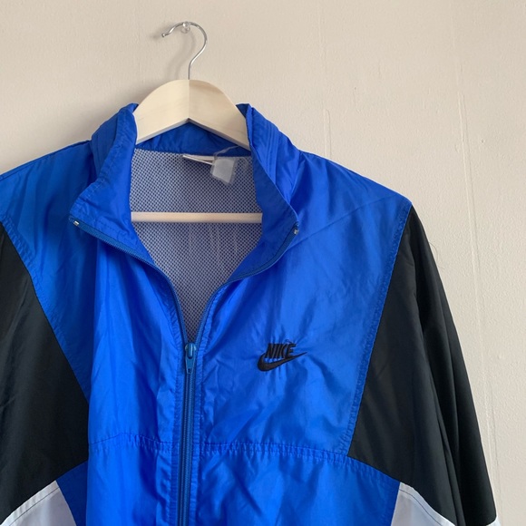 nike team performance lightweight shield jacket